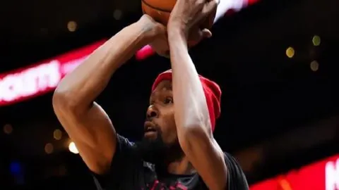 【激情午夜战】德乙焦点对决：卡尔斯鲁厄VS柏林赫塔，黄金时刻谁将笑傲江湖？