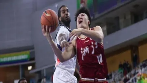 巴萨女足双庆贺，10-2大胜狼堡晋级欧冠半决赛！